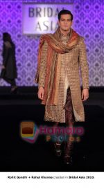 at Bridal Asia collection 2010  in New Delhi on 8th Sept 2010 (2).jpg